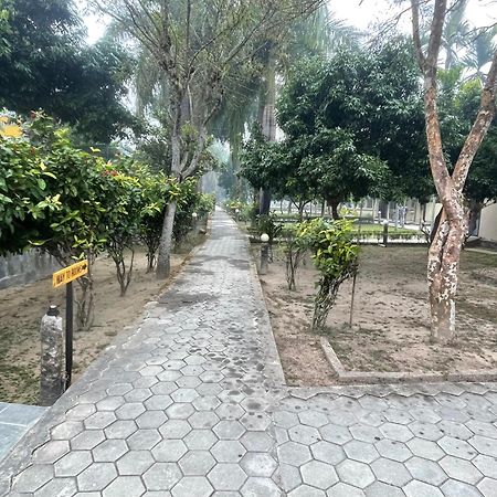 Chitwan Riverside Resort โซราฮา ภายนอก รูปภาพ