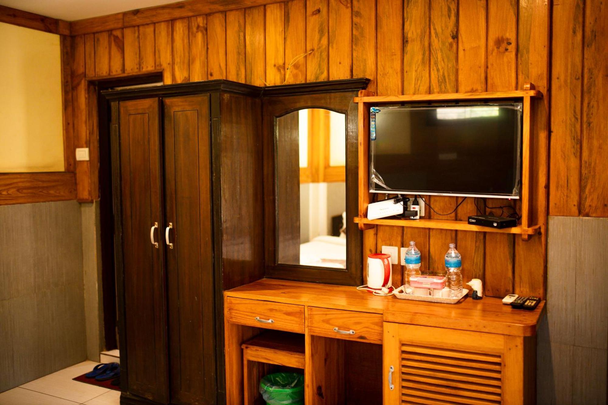 Chitwan Riverside Resort โซราฮา ภายนอก รูปภาพ