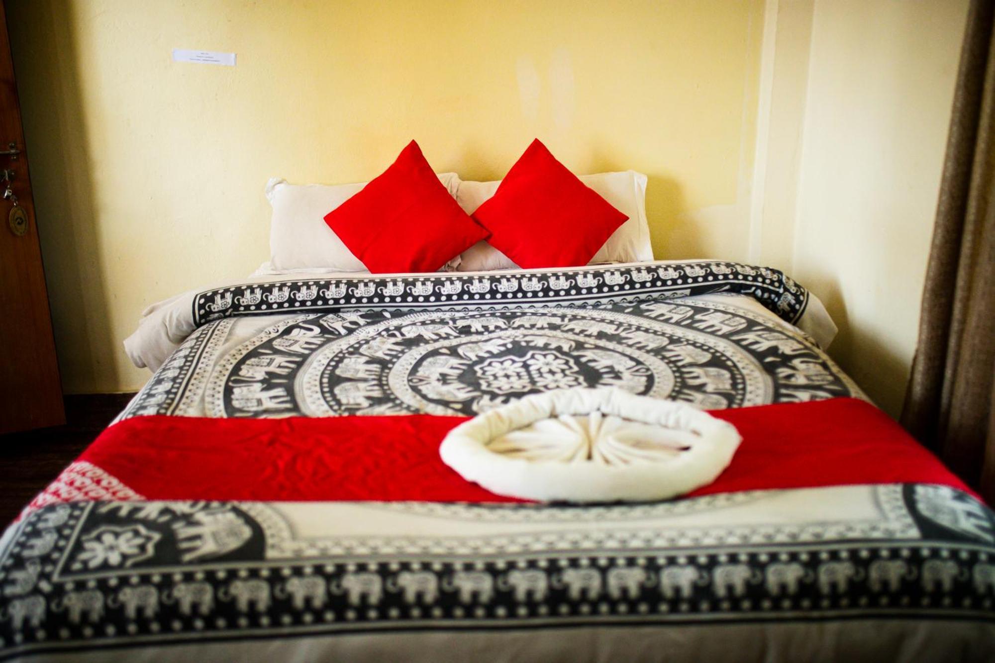 Chitwan Riverside Resort โซราฮา ภายนอก รูปภาพ
