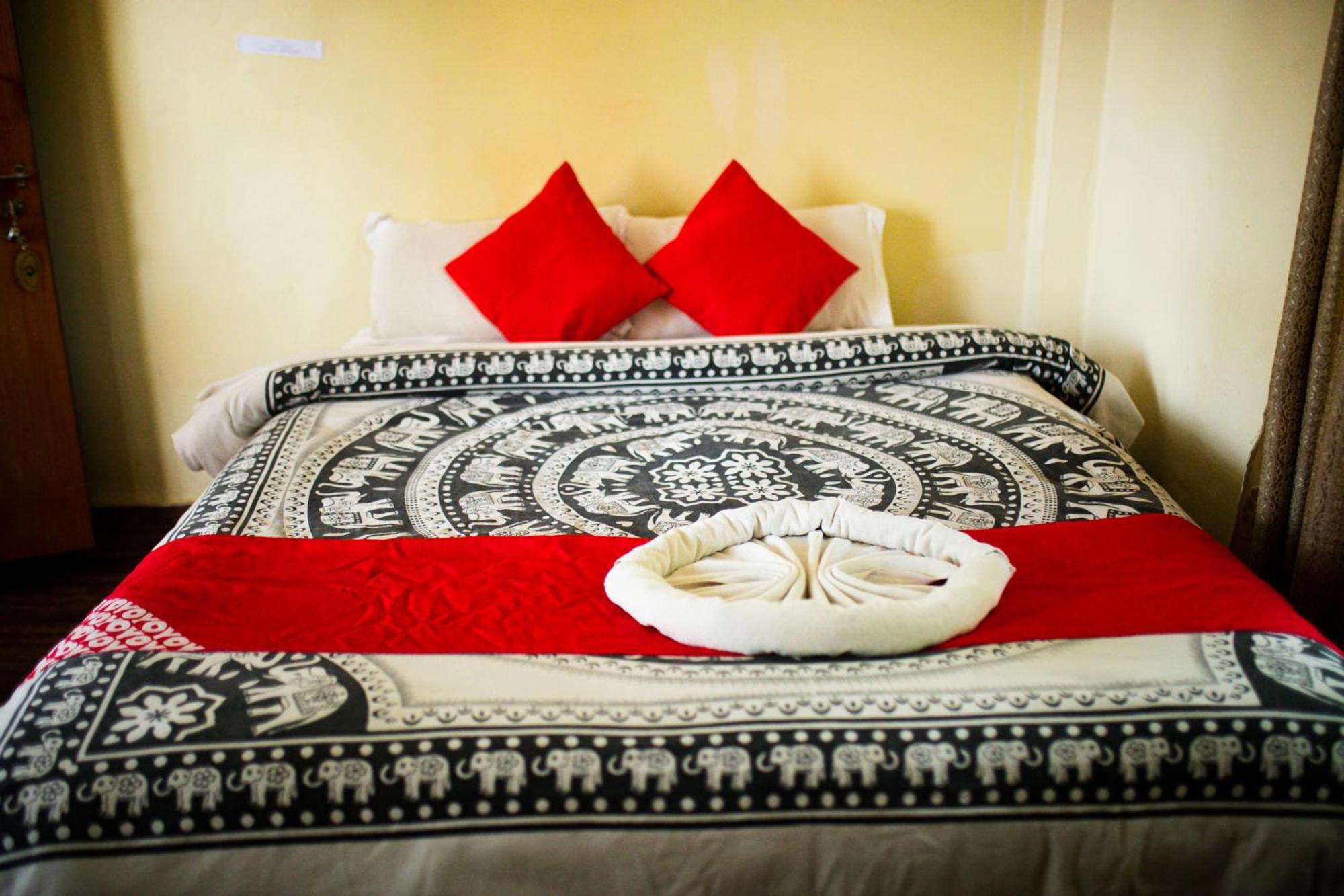 Chitwan Riverside Resort โซราฮา ภายนอก รูปภาพ