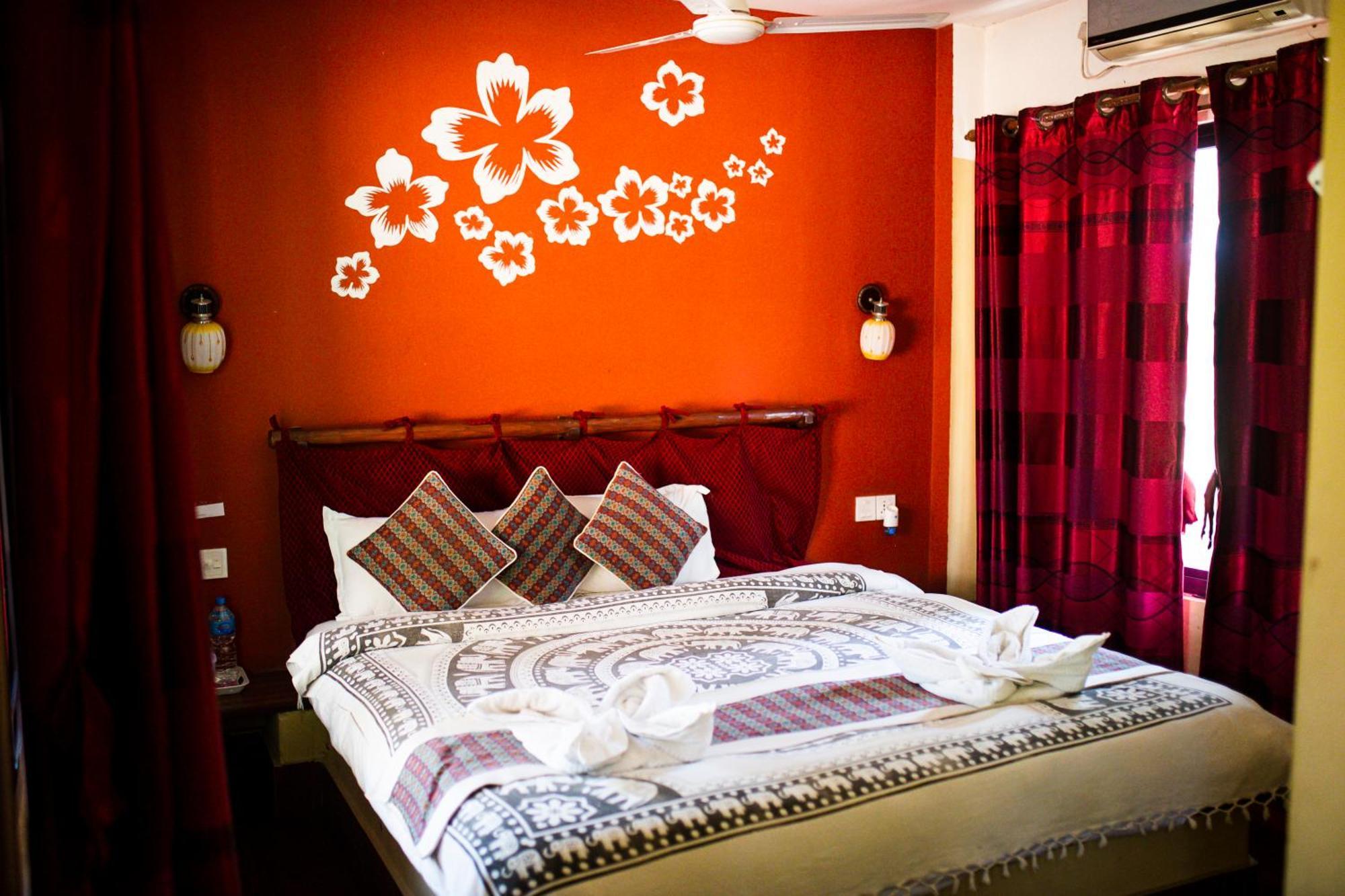 Chitwan Riverside Resort โซราฮา ภายนอก รูปภาพ