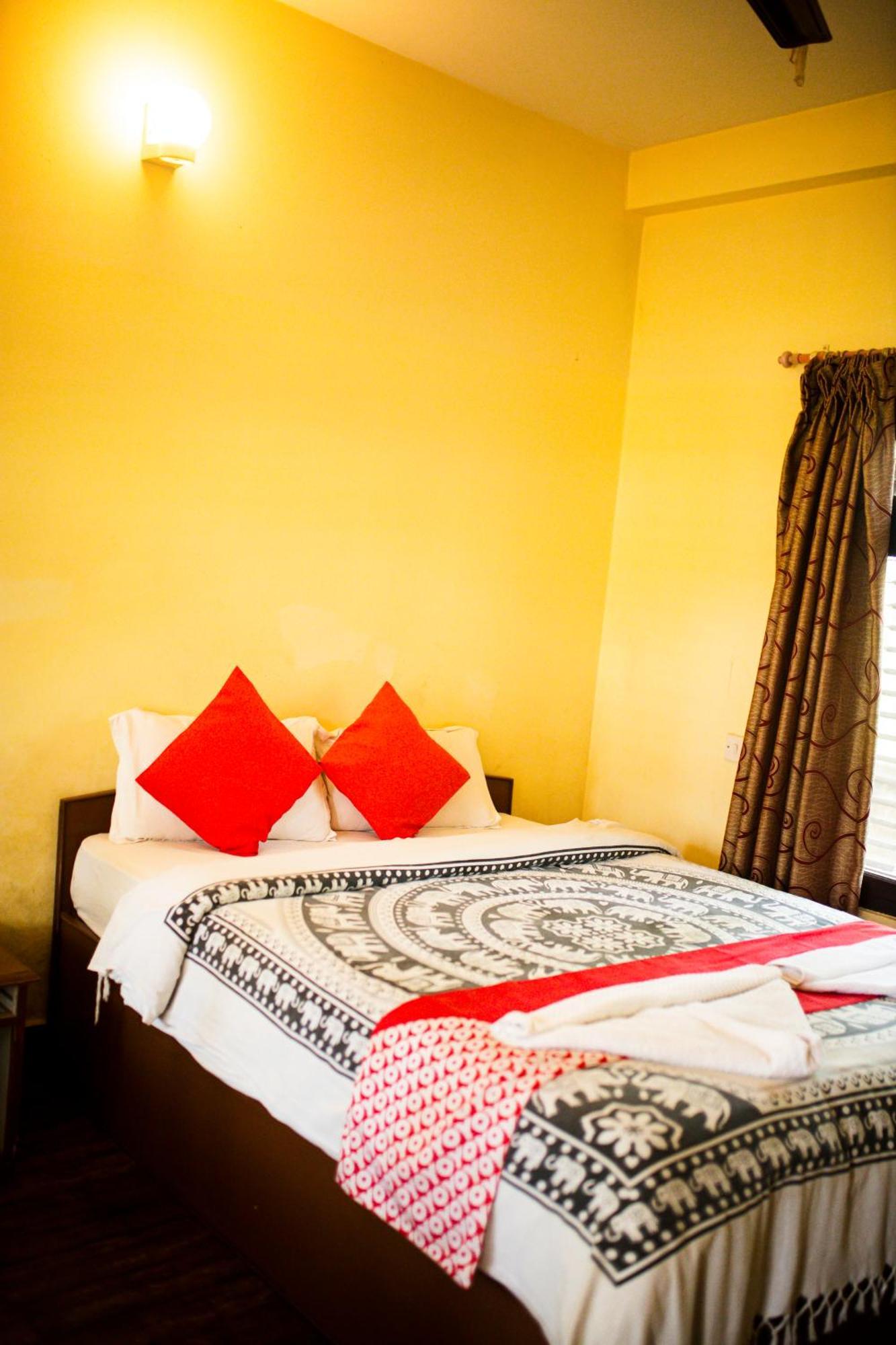Chitwan Riverside Resort โซราฮา ภายนอก รูปภาพ