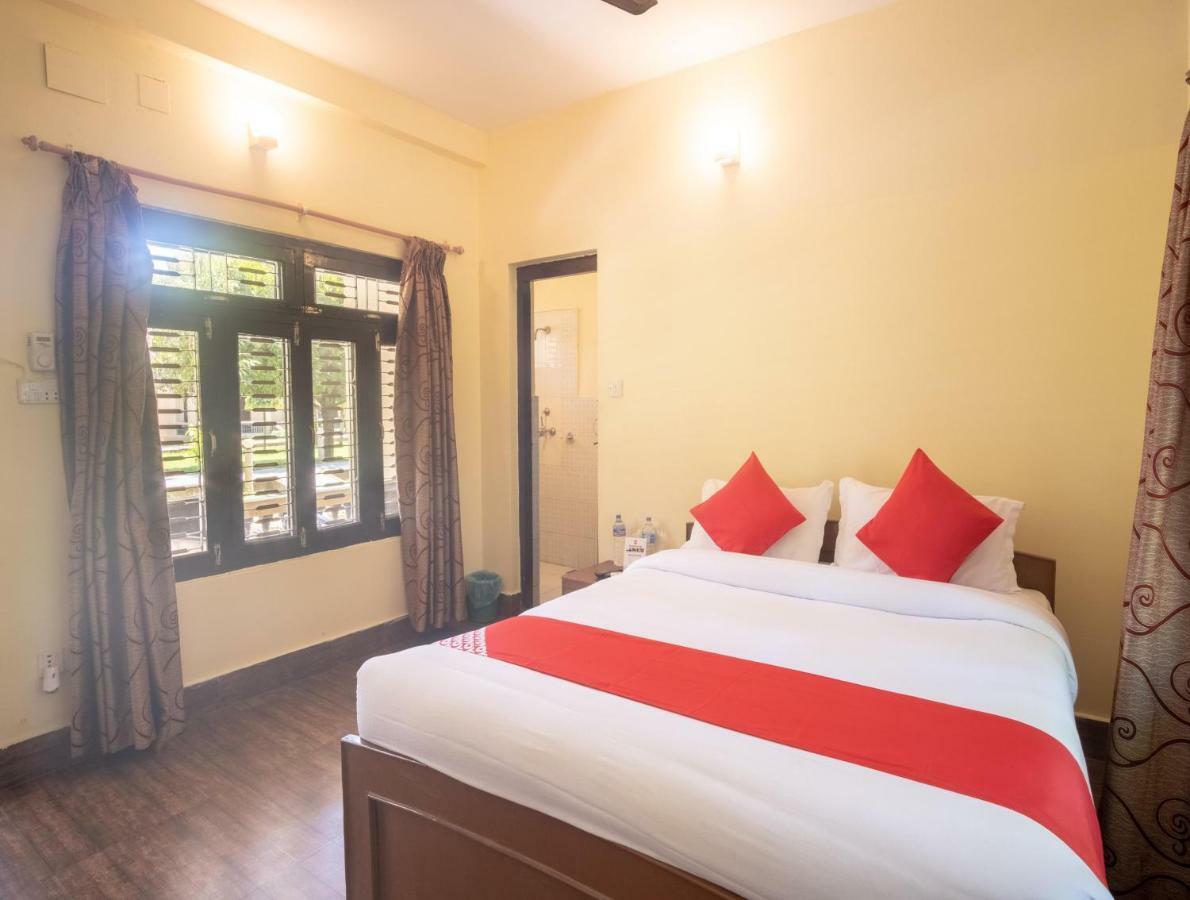 Chitwan Riverside Resort โซราฮา ภายนอก รูปภาพ